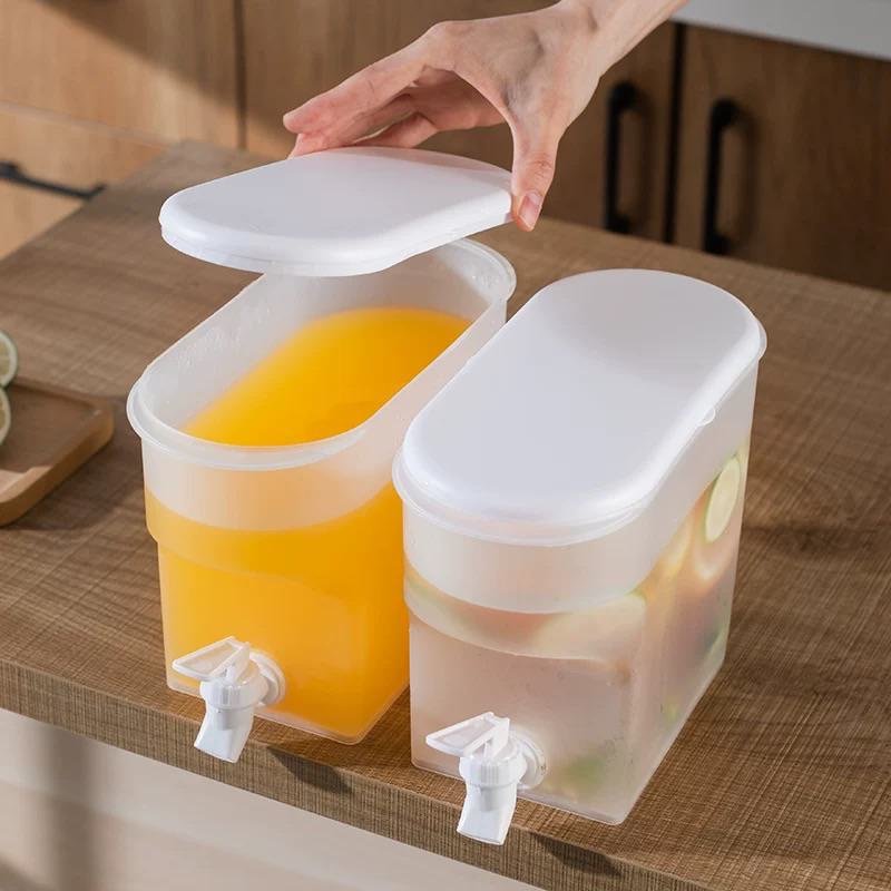 Refrigerator Cold Water Pitcher with Faucet