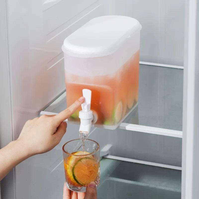 Refrigerator Cold Water Pitcher with Faucet