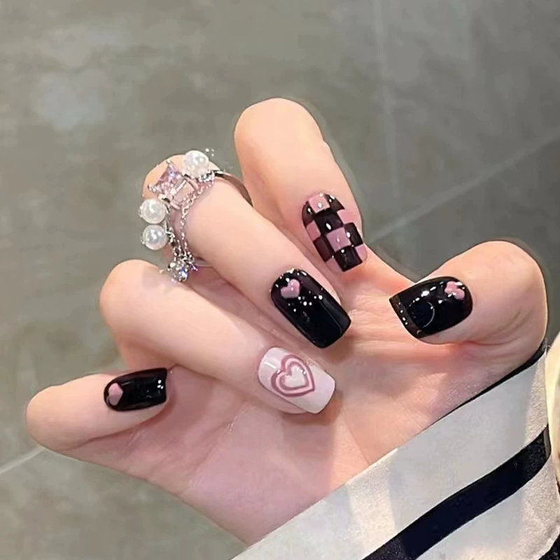 80040000401_1 Black & Pink Heart Checkerboard Short Press-On Nails 24pcs with Glue