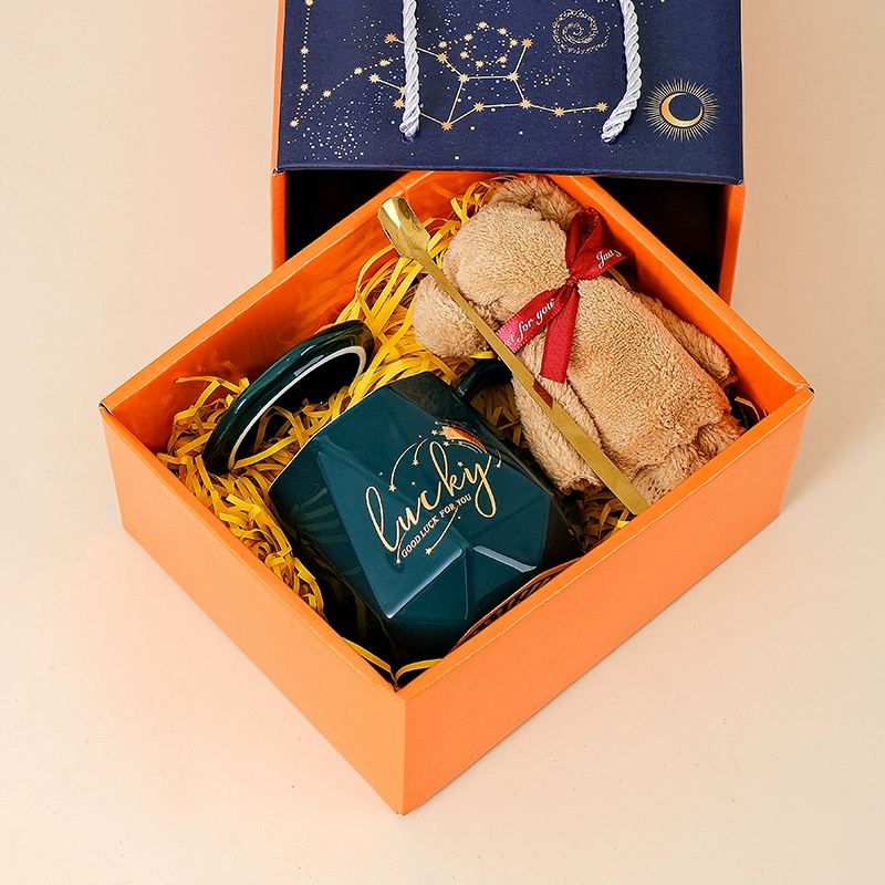 Gold Foil Stamp Diamond Shape Mug Gift Set With Lid, Spoon & Towel - Image 3