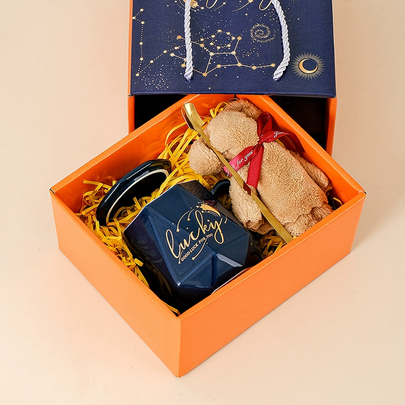 Gold Foil Stamp Diamond Shape Mug Gift Set With Lid, Spoon & Towel
