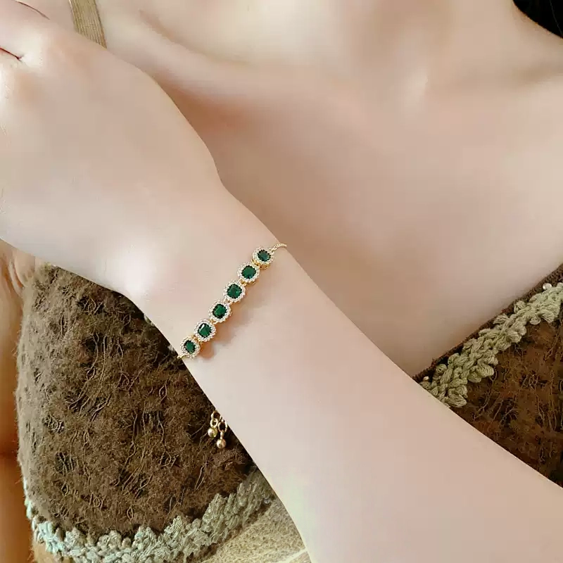 70020001801_2-1.png Square Emerald Green Zircon Strand Adjustable Bracelet