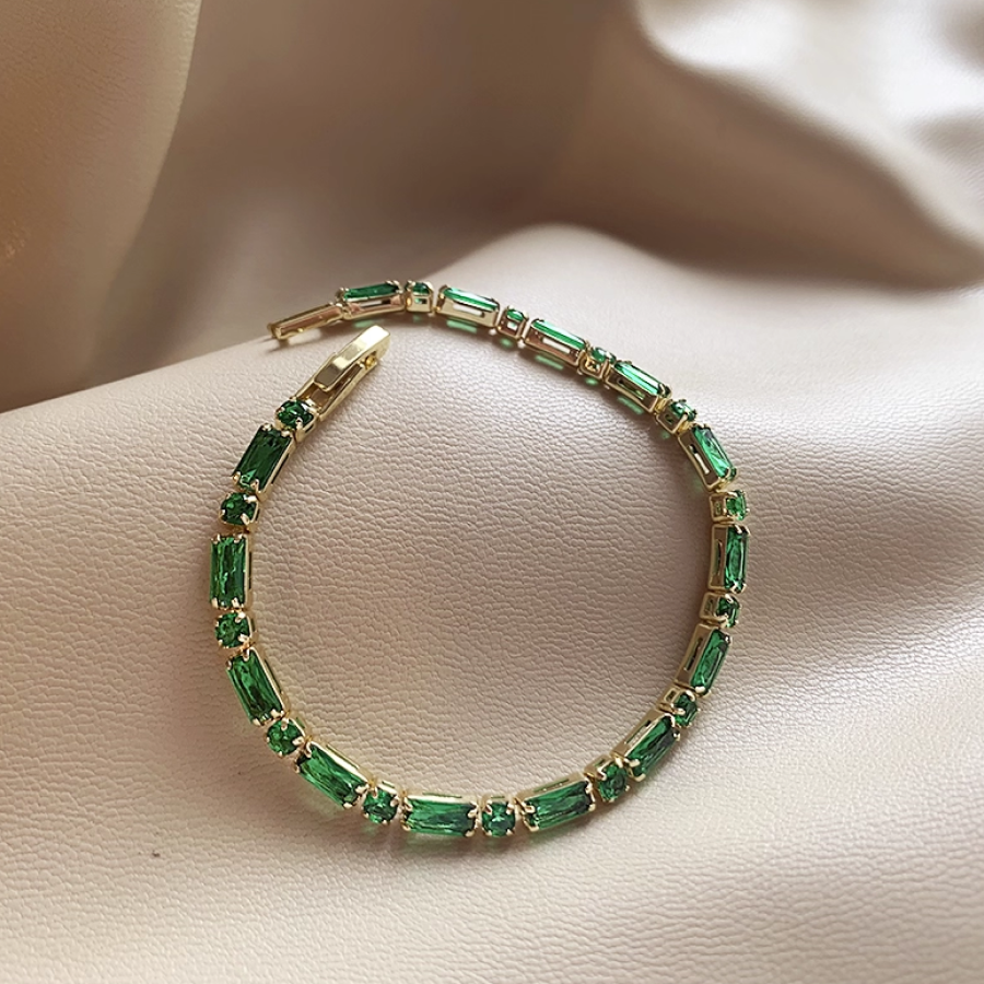70020001901_4-1.png Emerald Zircon Rectangular Clasp Bracelet