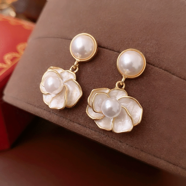 70040001501_1-1.png Vintage Gold-Trim Camellia Pearl Dangle Earrings