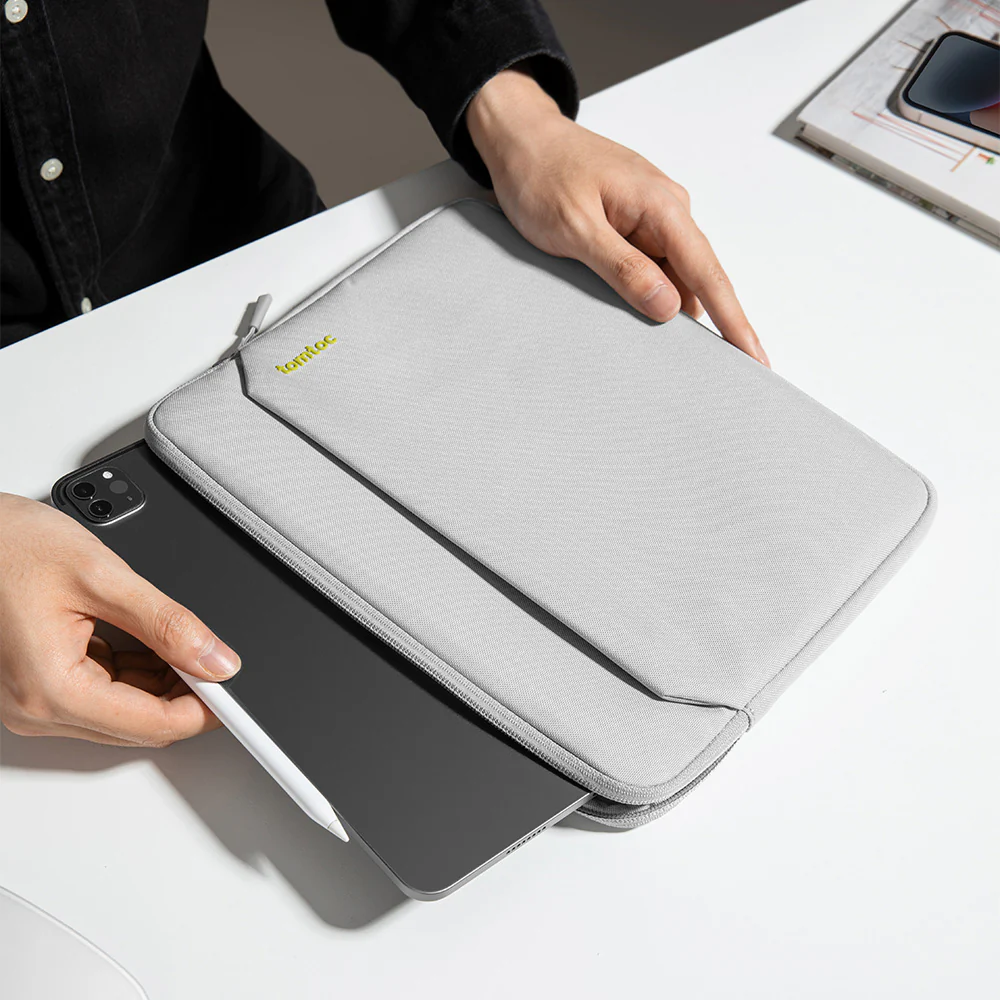 tomtoc Light B18 11-inch iPad Sleeve - Gray - Image 9
